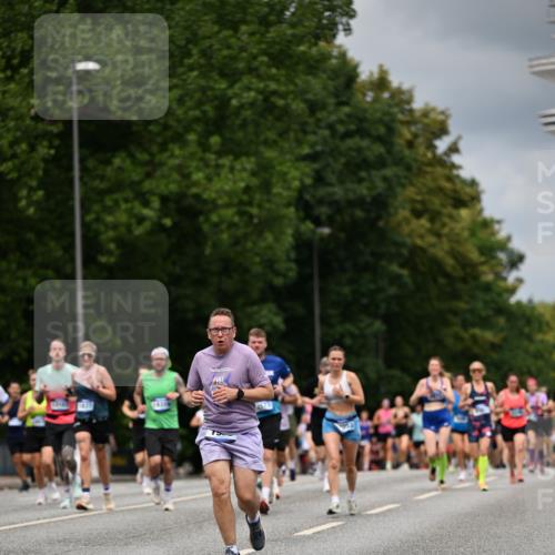 29.06.2025 - hella hamburg halbmarathon Dr. Thomas Lammeyer http://msf.ph/oto/8371838 29.06.2025 10:42:07 Kennedybrücke 1337, 1475, 1578, 1985, 2016, 2124, 2853, 3010, 3246, 3286, 3880, 4762, 5139, 5522, 5523, 5875, 6697, 6955, 7124, 7321, 7629, 8696, 8811, 8985, 9391, 9524, 9894, 10025, 10146, 10506, 10836, 11087, 11164 meine-sportfotos.de