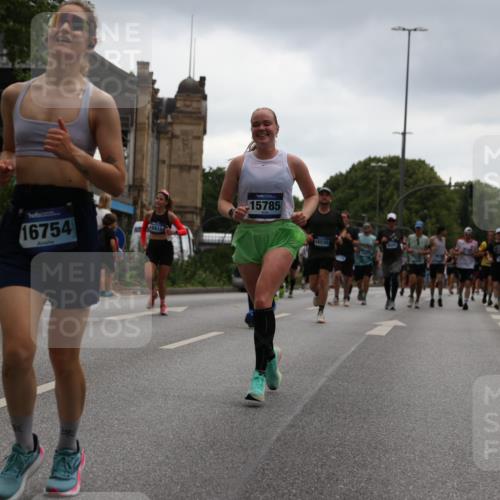 29.06.2025 - hella hamburg halbmarathon Yannick Fuchs http://msf.ph/oto/8371914 29.06.2025 10:53:43 20KM 2780, 3169, 4238, 4379, 4796, 4986, 6327, 6470, 7824, 8030, 8326, 8481, 8807, 9741, 9985, 10488, 10587, 11018, 11114, 11158, 11159, 11250, 11757, 12406, 12779, 13036, 13706, 14471, 14928, 15083, 15525, 15785, 15914, 16227, 16530, 16754, 16915, 17176, 17304, 17860, 18377, 18485, 18855, 19178 meine-sportfotos.de