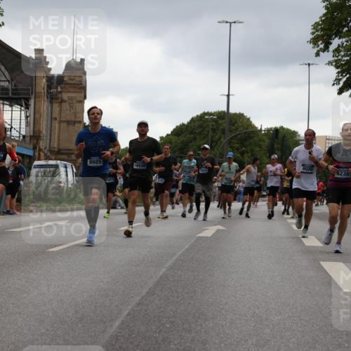 29.06.2025 - hella hamburg halbmarathon Yannick Fuchs http://msf.ph/oto/8371970 29.06.2025 10:53:44 20KM 1544, 2780, 3169, 4238, 4379, 4796, 4986, 6327, 6470, 7824, 8030, 8326, 8481, 8807, 9741, 9985, 10488, 11018, 11114, 11158, 11159, 11250, 11757, 12406, 12779, 13036, 13706, 14471, 14928, 15083, 15525, 15673, 15785, 15914, 16227, 16530, 16754, 16915, 17176, 17304, 17860, 18377, 18485, 18855, 19178 meine-sportfotos.de