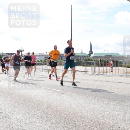 29.06.2025 - hella hamburg halbmarathon Lena Gebhardt http://msf.ph/oto/8371978 29.06.2025 10:14:58 Lombardsbrücke 10717, 16036, 852, 14195, 17708, 1, 8854, 1071, 1296, 1379, 1524, 1575, 1728, 1745, 2046, 2140, 2281, 2601, 2690, 2990, 3020, 3025, 3154, 3454, 3507, 3509, 3513, 3650, 3691, 3834, 3844, 4495, 4641, 5191, 5608, 5670, 5800, 5981, 5986, 6181, 6248, 6317, 6935, 7195, 7439, 7881, 8055, 8147, 8237, 8239, 8275, 8522, 8563, 8609, 8755, 8854, 9113, 9173, 9556, 9663, 9709, 9911, 9975, 10391, 10589, 10610, 10717, 10963, 11271, 11598 meine-sportfotos.de