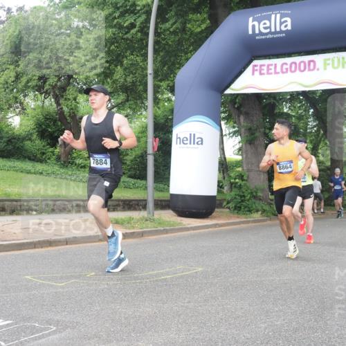 29.06.2025 - hella hamburg halbmarathon KatJ http://msf.ph/oto/8371990 29.06.2025 10:23:48 Zwischen KM18-KM19 1217, 6169, 7884, 7972 meine-sportfotos.de