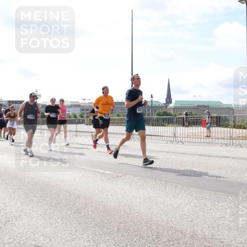 29.06.2025 - hella hamburg halbmarathon Lena Gebhardt http://msf.ph/oto/8372024 29.06.2025 10:14:58 Lombardsbrücke 10717, 16036, 11611, 14195, 17708, 1071, 1296, 1379, 1524, 1575, 1728, 1745, 2046, 2140, 2281, 2601, 2690, 2990, 3020, 3025, 3154, 3454, 3507, 3509, 3513, 3650, 3691, 3834, 3844, 4495, 4641, 5191, 5608, 5670, 5800, 5981, 5986, 6181, 6248, 6317, 6935, 7195, 7439, 7881, 8055, 8147, 8237, 8239, 8275, 8522, 8563, 8609, 8755, 8854, 9113, 9173, 9556, 9663, 9709, 9911, 9975, 10391, 10589, 10610, 10717, 10963, 11271, 11598 meine-sportfotos.de