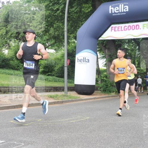 29.06.2025 - hella hamburg halbmarathon KatJ http://msf.ph/oto/8372028 29.06.2025 10:23:48 Zwischen KM18-KM19 1217, 6169, 7884, 7972 meine-sportfotos.de