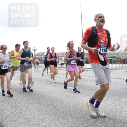 29.06.2025 - hella hamburg halbmarathon Lena Gebhardt http://msf.ph/oto/8372038 29.06.2025 10:48:59 Lombardsbrücke 11861, 2438, 2437, 7627, 11364, 0654, 11365, 7203, 1142, 1167, 1584, 2160, 2395, 2437, 2438, 2541, 2713, 2716, 2792, 2927, 3070, 3086, 3215, 3253, 4403, 4525, 4527, 5010, 5118, 5479, 5480, 5551, 6015, 6437, 6566, 6979, 7062, 7203, 7931, 7936, 7947, 7948, 8549, 8719, 8760, 9245, 9341, 9359, 9552, 9787, 10033, 10038, 10059, 10081, 10204, 10366, 10479, 10524, 10654, 10656, 10782, 10785, 11000, 11031, 11192, 11364, 11365, 13814, 13845, 15715, 16498, 16499, 16701 meine-sportfotos.de