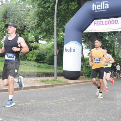 29.06.2025 - hella hamburg halbmarathon KatJ http://msf.ph/oto/8372061 29.06.2025 10:23:48 Zwischen KM18-KM19 1217, 6169, 7884, 7972 meine-sportfotos.de