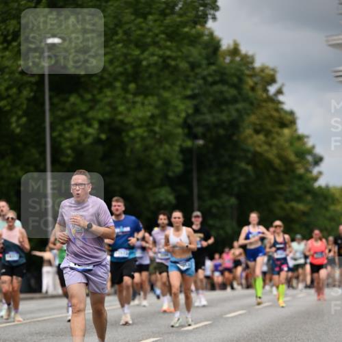 29.06.2025 - hella hamburg halbmarathon Dr. Thomas Lammeyer http://msf.ph/oto/8372075 29.06.2025 10:42:09 Kennedybrücke 1475, 1578, 1985, 2124, 2853, 3010, 3246, 3286, 3880, 4762, 5139, 5522, 5523, 5875, 6697, 6955, 7321, 7629, 8696, 8811, 8985, 9391, 9524, 9894, 10025, 10146, 10506, 10836, 11087, 11164 meine-sportfotos.de