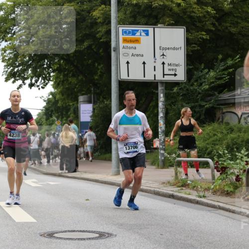 29.06.2025 - hella hamburg halbmarathon Yannick Fuchs http://msf.ph/oto/8372096 29.06.2025 10:53:45 20KM 1544, 2780, 3169, 4238, 4379, 4796, 4986, 6327, 6470, 7824, 8030, 8326, 8481, 8807, 9741, 9985, 10281, 10488, 11018, 11114, 11158, 11159, 11250, 11757, 12406, 12779, 13036, 13706, 14471, 14928, 15083, 15525, 15673, 15785, 15914, 16227, 16530, 16754, 16915, 17176, 17304, 17860, 18377, 18485, 18855, 19178 meine-sportfotos.de