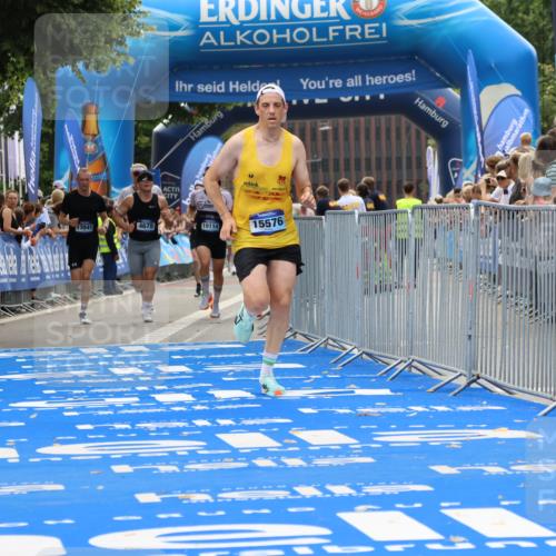 29.06.2025 - hella hamburg halbmarathon Strokosch-Dieckow http://msf.ph/oto/8372100 29.06.2025 10:27:22 Ziel 4678, 9804, 13941, 14019, 15136, 15576, 15583, 18037, 18124, 18567, 19114 meine-sportfotos.de