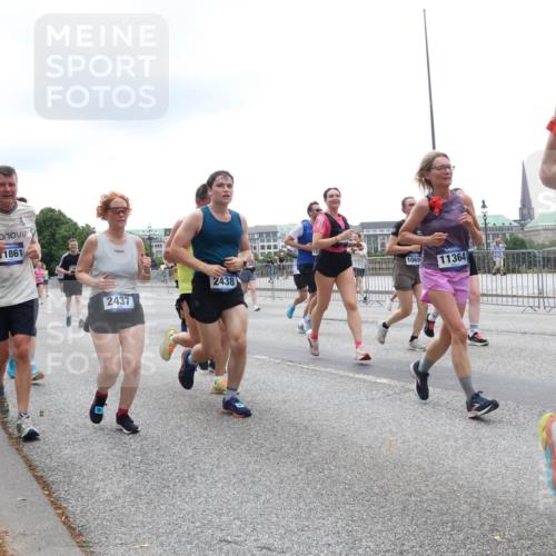 29.06.2025 - hella hamburg halbmarathon Lena Gebhardt http://msf.ph/oto/8372101 29.06.2025 10:48:59 Lombardsbrücke 1861, 2437, 2438, 1065, 11364, 1136, 1142, 1167, 1584, 2160, 2395, 2437, 2438, 2541, 2713, 2716, 2792, 2927, 3070, 3086, 3215, 3253, 4403, 4525, 4527, 5010, 5118, 5479, 5480, 5551, 6015, 6437, 6566, 6979, 7062, 7203, 7931, 7936, 7947, 7948, 8549, 8719, 8760, 9245, 9341, 9359, 9552, 9787, 10033, 10038, 10059, 10081, 10204, 10366, 10479, 10524, 10654, 10656, 10782, 10785, 11000, 11031, 11192, 11364, 11365, 13814, 13845, 15715, 16498, 16499, 16701 meine-sportfotos.de
