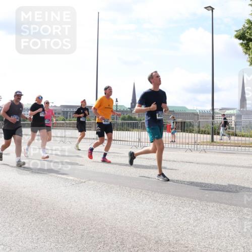 29.06.2025 - hella hamburg halbmarathon Lena Gebhardt http://msf.ph/oto/8372132 29.06.2025 10:14:58 Lombardsbrücke 8854, 11611, 495, 1770, 8522, 5181, 1071, 1296, 1379, 1524, 1575, 1728, 1745, 2046, 2140, 2281, 2601, 2690, 2990, 3020, 3025, 3154, 3454, 3507, 3509, 3513, 3650, 3691, 3834, 3844, 4495, 4641, 5191, 5608, 5670, 5800, 5981, 5986, 6181, 6248, 6317, 6935, 7195, 7439, 7881, 8055, 8147, 8237, 8239, 8275, 8522, 8563, 8609, 8755, 8854, 9113, 9173, 9556, 9663, 9709, 9911, 9975, 10391, 10589, 10610, 10717, 10963, 11271, 11598 meine-sportfotos.de