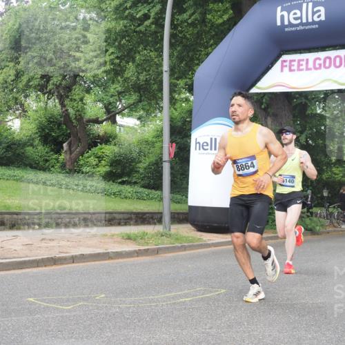 29.06.2025 - hella hamburg halbmarathon KatJ http://msf.ph/oto/8372138 29.06.2025 10:23:49 Zwischen KM18-KM19 1217, 7884, 7972 meine-sportfotos.de