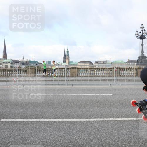 29.06.2025 - hella hamburg halbmarathon Lena Gebhardt http://msf.ph/oto/8372150 29.06.2025 08:50:44 Lombardsbrücke  meine-sportfotos.de