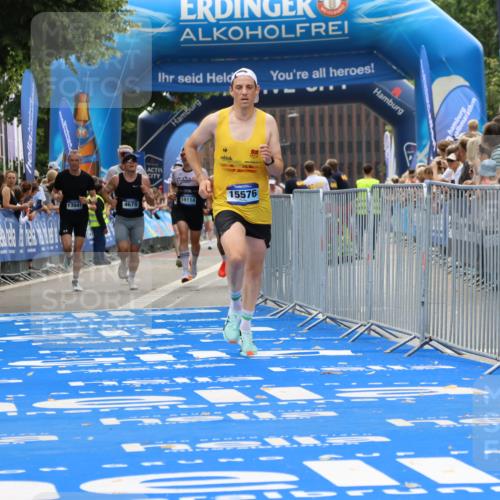29.06.2025 - hella hamburg halbmarathon Strokosch-Dieckow http://msf.ph/oto/8372168 29.06.2025 10:27:22 Ziel 4678, 9804, 13941, 14019, 15136, 15576, 15583, 18037, 18124, 18567, 19114 meine-sportfotos.de