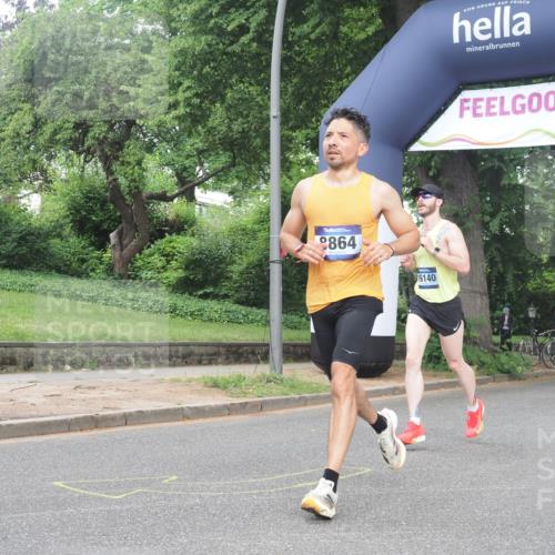 29.06.2025 - hella hamburg halbmarathon KatJ http://msf.ph/oto/8372178 29.06.2025 10:23:49 Zwischen KM18-KM19 1217, 7884, 7972 meine-sportfotos.de