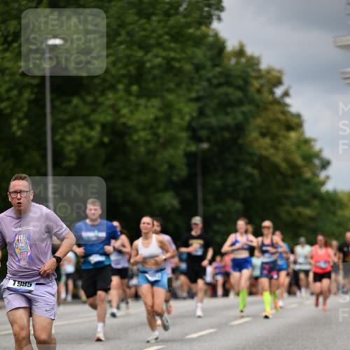 29.06.2025 - hella hamburg halbmarathon Dr. Thomas Lammeyer http://msf.ph/oto/8372185 29.06.2025 10:42:10 Kennedybrücke 1475, 1578, 1985, 2124, 2853, 3010, 3246, 3286, 3880, 4414, 5139, 5522, 5523, 5875, 6697, 6955, 7321, 7629, 8696, 8811, 8985, 9391, 9524, 9894, 10025, 10146, 10506, 10836, 11087, 11164 meine-sportfotos.de