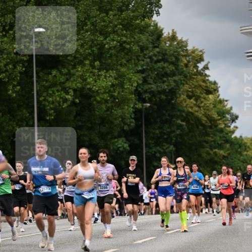29.06.2025 - hella hamburg halbmarathon Dr. Thomas Lammeyer http://msf.ph/oto/8372262 29.06.2025 10:42:11 Kennedybrücke 1475, 1578, 1985, 2124, 2853, 3010, 3246, 3286, 3880, 4414, 5139, 5522, 5523, 5875, 6697, 6955, 7321, 7629, 8696, 8811, 8985, 9391, 9524, 9894, 10025, 10146, 10506, 10836, 11087, 11152, 11164 meine-sportfotos.de