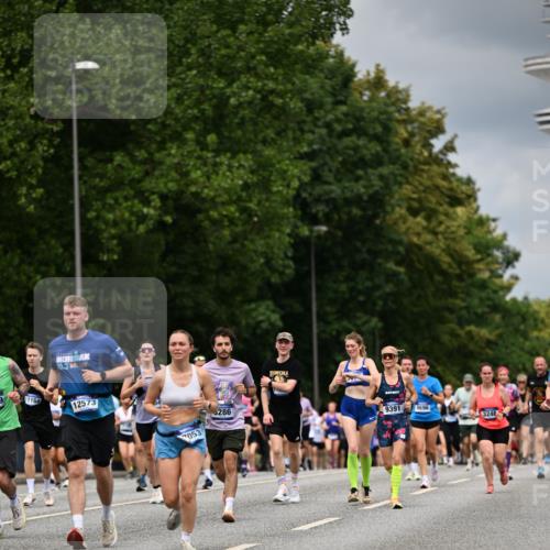 29.06.2025 - hella hamburg halbmarathon Dr. Thomas Lammeyer http://msf.ph/oto/8372274 29.06.2025 10:42:11 Kennedybrücke 1475, 1578, 1985, 2124, 2853, 3010, 3246, 3286, 3880, 4414, 5139, 5522, 5523, 5875, 6697, 6955, 7321, 7629, 8696, 8811, 8985, 9391, 9524, 9894, 10025, 10146, 10506, 10836, 11087, 11152, 11164 meine-sportfotos.de