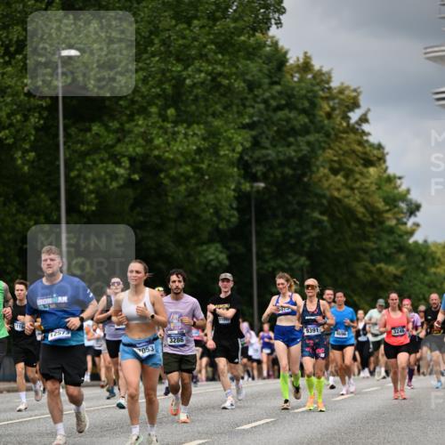 29.06.2025 - hella hamburg halbmarathon Dr. Thomas Lammeyer http://msf.ph/oto/8372290 29.06.2025 10:42:11 Kennedybrücke 1475, 1578, 1985, 2124, 2853, 3010, 3246, 3286, 3880, 4414, 5139, 5522, 5523, 5875, 6697, 6955, 7321, 7629, 8696, 8811, 8985, 9391, 9524, 9894, 10025, 10146, 10506, 10836, 11087, 11152, 11164 meine-sportfotos.de