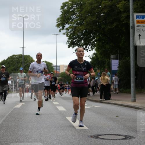 29.06.2025 - hella hamburg halbmarathon Yannick Fuchs http://msf.ph/oto/8372291 29.06.2025 10:53:46 20KM 1544, 2780, 3169, 3780, 4238, 4379, 4796, 4986, 6327, 6470, 7824, 8030, 8326, 8481, 8807, 9741, 9985, 10281, 10301, 10488, 11018, 11114, 11158, 11159, 11250, 11757, 12406, 12446, 12779, 13036, 13706, 14471, 14928, 15083, 15525, 15673, 15785, 15914, 16227, 16530, 16754, 16915, 17176, 17304, 17860, 18377, 18485, 18624, 18855, 19178 meine-sportfotos.de