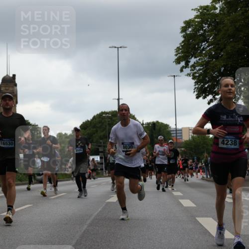 29.06.2025 - hella hamburg halbmarathon Yannick Fuchs http://msf.ph/oto/8372397 29.06.2025 10:53:46 20KM 1544, 2780, 3169, 3780, 4238, 4379, 4796, 4986, 6327, 6470, 7824, 8030, 8326, 8481, 8807, 9741, 9985, 10281, 10301, 10488, 11018, 11114, 11158, 11159, 11250, 11757, 12406, 12446, 12779, 13036, 13706, 14471, 14928, 15083, 15525, 15673, 15785, 15914, 16227, 16530, 16754, 16915, 17176, 17304, 17860, 18377, 18485, 18624, 18855, 19178 meine-sportfotos.de