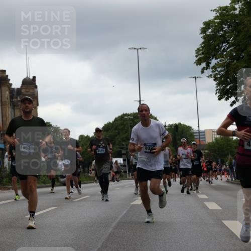 29.06.2025 - hella hamburg halbmarathon Yannick Fuchs http://msf.ph/oto/8372431 29.06.2025 10:53:46 20KM 1544, 2780, 3169, 3780, 4238, 4379, 4796, 4986, 6327, 6470, 7824, 8030, 8326, 8481, 8807, 9741, 9985, 10281, 10301, 10488, 11018, 11114, 11158, 11159, 11250, 11757, 12406, 12446, 12779, 13036, 13706, 14471, 14928, 15083, 15525, 15673, 15785, 15914, 16227, 16530, 16754, 16915, 17176, 17304, 17860, 18377, 18485, 18624, 18855, 19178 meine-sportfotos.de