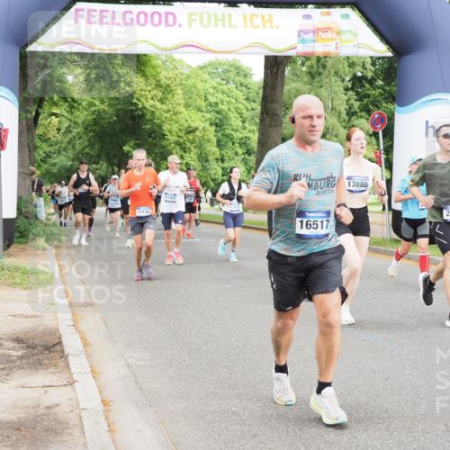 29.06.2025 - hella hamburg halbmarathon MichiJ http://msf.ph/oto/8372432 29.06.2025 10:44:51 Zwischen KM18-KM19 1611, 2236, 2282, 2806, 2840, 6595, 7856, 12495, 13880, 14369, 14571, 15145, 16113, 16517, 17827, 18891 meine-sportfotos.de