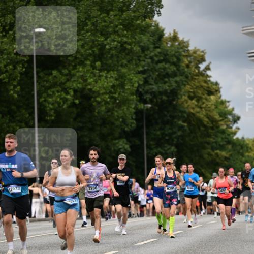 29.06.2025 - hella hamburg halbmarathon Dr. Thomas Lammeyer http://msf.ph/oto/8372513 29.06.2025 10:42:11 Kennedybrücke 1475, 1578, 1985, 2124, 2853, 3010, 3246, 3286, 3880, 4414, 5139, 5522, 5523, 5875, 6697, 6955, 7321, 7629, 8696, 8811, 8985, 9391, 9524, 9894, 10025, 10146, 10506, 10836, 11087, 11152, 11164 meine-sportfotos.de