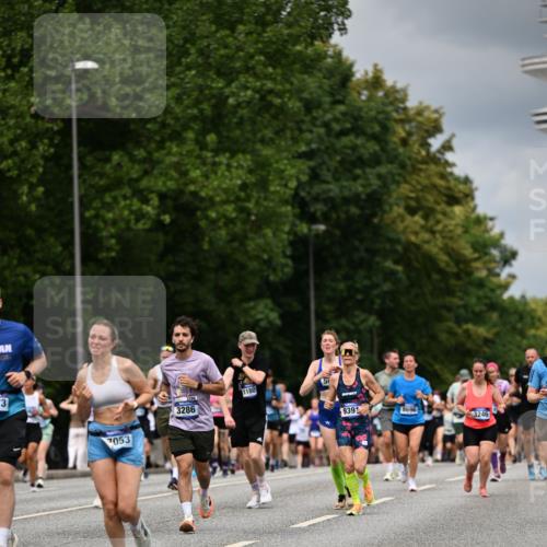 29.06.2025 - hella hamburg halbmarathon Dr. Thomas Lammeyer http://msf.ph/oto/8372541 29.06.2025 10:42:12 Kennedybrücke 1475, 1578, 1985, 2124, 2853, 3010, 3246, 3286, 3880, 4414, 5139, 5522, 5523, 5875, 6697, 6955, 7321, 7629, 8696, 8811, 9391, 9524, 9894, 10025, 10146, 10506, 11087, 11152, 11164 meine-sportfotos.de