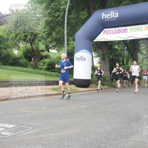 29.06.2025 - hella hamburg halbmarathon KatJ http://msf.ph/oto/8372554 29.06.2025 10:23:52 Zwischen KM18-KM19 1002, 1644, 7884 meine-sportfotos.de