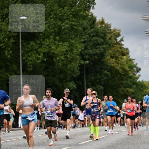 29.06.2025 - hella hamburg halbmarathon Dr. Thomas Lammeyer http://msf.ph/oto/8372555 29.06.2025 10:42:12 Kennedybrücke 1475, 1578, 1985, 2124, 2853, 3010, 3246, 3286, 3880, 4414, 5139, 5522, 5523, 5875, 6697, 6955, 7321, 7629, 8696, 8811, 9391, 9524, 9894, 10025, 10146, 10506, 11087, 11152, 11164 meine-sportfotos.de
