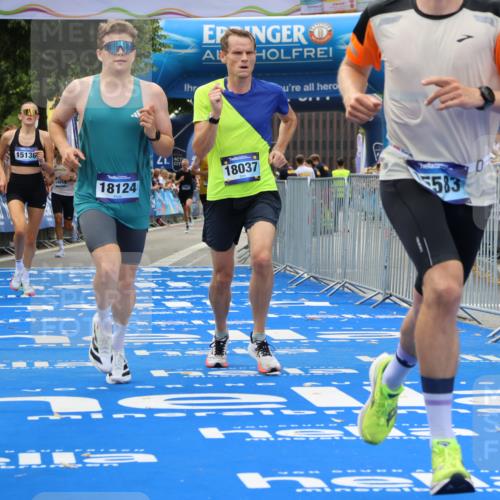 29.06.2025 - hella hamburg halbmarathon Strokosch-Dieckow http://msf.ph/oto/8372590 29.06.2025 10:27:17 Ziel 9097, 14019, 15136, 15576, 15583, 18037, 18124 meine-sportfotos.de
