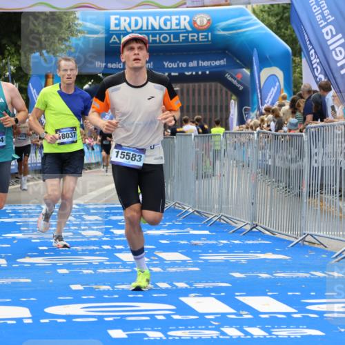 29.06.2025 - hella hamburg halbmarathon Strokosch-Dieckow http://msf.ph/oto/8372603 29.06.2025 10:27:16 Ziel 9097, 14019, 15136, 15576, 15583, 18037, 18124 meine-sportfotos.de
