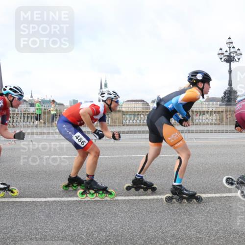 29.06.2025 - hella hamburg halbmarathon Lena Gebhardt http://msf.ph/oto/8372610 29.06.2025 08:50:45 Lombardsbrücke 804, 486, 434, 452 meine-sportfotos.de