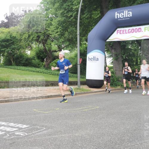 29.06.2025 - hella hamburg halbmarathon KatJ http://msf.ph/oto/8372626 29.06.2025 10:23:52 Zwischen KM18-KM19 1002, 1644, 7884 meine-sportfotos.de