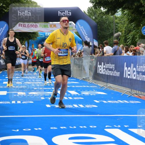 29.06.2025 - hella hamburg halbmarathon Strokosch-Dieckow http://msf.ph/oto/8372653 29.06.2025 10:49:14 Ziel 2013, 4183, 4185, 6158, 6389, 8112, 9348, 10053, 10184, 10189, 11819, 13450, 14526, 15422, 15523, 16369, 16414, 16731, 17173, 18598, 18842 meine-sportfotos.de