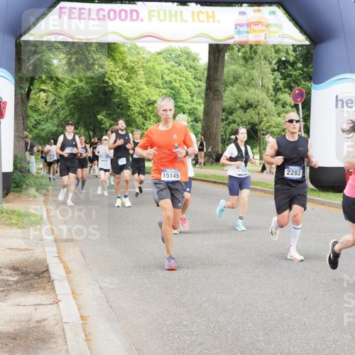 29.06.2025 - hella hamburg halbmarathon MichiJ http://msf.ph/oto/8372662 29.06.2025 10:44:53 Zwischen KM18-KM19 1611, 2282, 2806, 2840, 2907, 6104, 6595, 7856, 12495, 13880, 14571, 15145, 16113, 16517, 16910, 17531, 17827, 18891 meine-sportfotos.de