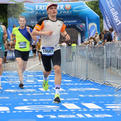 29.06.2025 - hella hamburg halbmarathon Strokosch-Dieckow http://msf.ph/oto/8372675 29.06.2025 10:27:16 Ziel 9097, 14019, 15136, 15576, 15583, 18037, 18124 meine-sportfotos.de