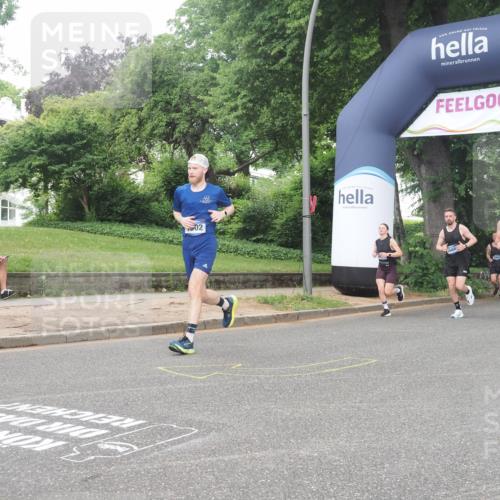 29.06.2025 - hella hamburg halbmarathon KatJ http://msf.ph/oto/8372702 29.06.2025 10:23:52 Zwischen KM18-KM19 1002, 1644, 7884 meine-sportfotos.de