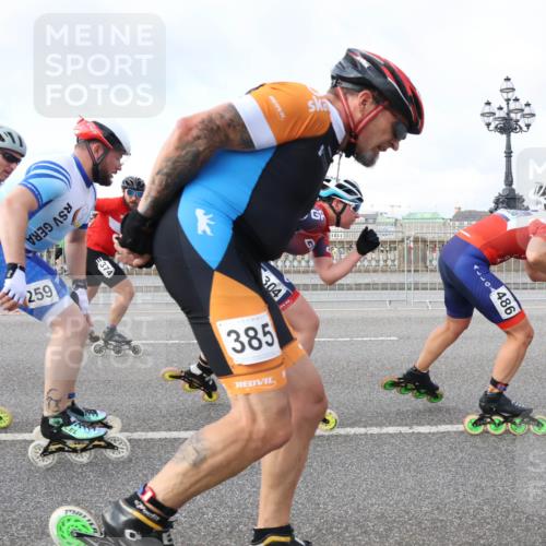29.06.2025 - hella hamburg halbmarathon Lena Gebhardt http://msf.ph/oto/8372729 29.06.2025 08:50:45 Lombardsbrücke 424, 259, 374, 304, 385, 486 meine-sportfotos.de