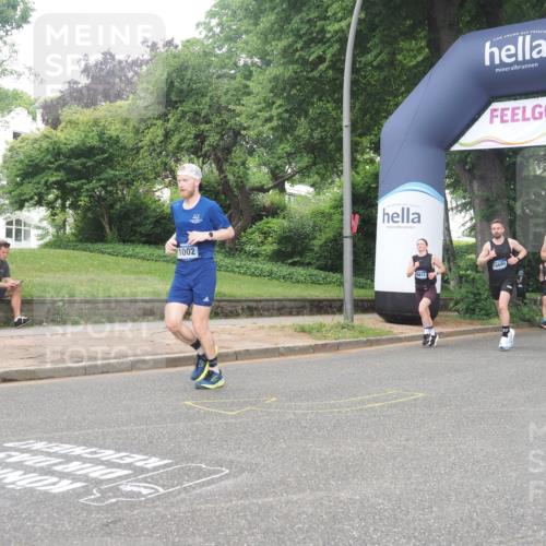 29.06.2025 - hella hamburg halbmarathon KatJ http://msf.ph/oto/8372736 29.06.2025 10:23:52 Zwischen KM18-KM19 1002, 1644, 7884 meine-sportfotos.de