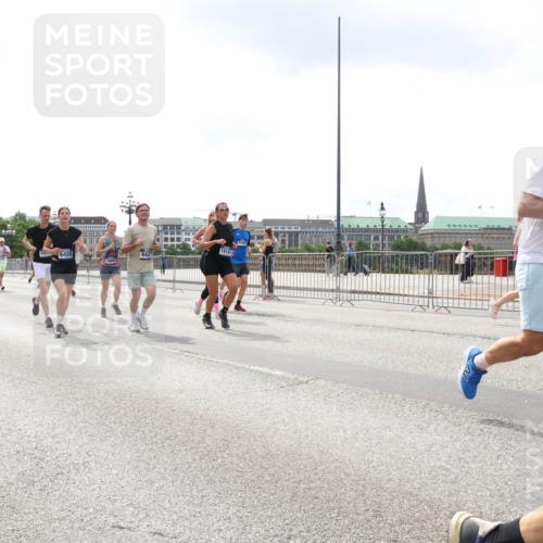 29.06.2025 - hella hamburg halbmarathon Lena Gebhardt http://msf.ph/oto/8372745 29.06.2025 10:39:48 Lombardsbrücke 5045, 10, 6428, 1912, 6427, 1058, 1076, 1586, 1883, 1899, 2313, 2578, 2866, 2888, 2976, 3046, 3353, 3882, 3883, 3884, 4298, 4471, 4603, 4609, 4752, 4855, 5045, 5229, 5654, 5701, 5877, 5901, 6097, 6321, 6342, 6343, 6427, 6428, 6698, 6719, 6726, 6739, 6748, 6750, 7045, 7053, 7125, 7199, 7429, 7455, 7456, 7501, 7524, 7684, 8107, 8203, 8612, 8995, 9393, 9569, 9698, 9747, 9777, 10441, 10512 meine-sportfotos.de