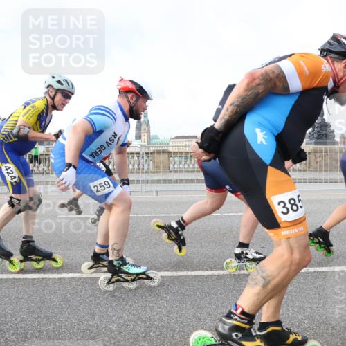 29.06.2025 - hella hamburg halbmarathon Lena Gebhardt http://msf.ph/oto/8372756 29.06.2025 08:50:45 Lombardsbrücke 424, 259, 385, 0486 meine-sportfotos.de
