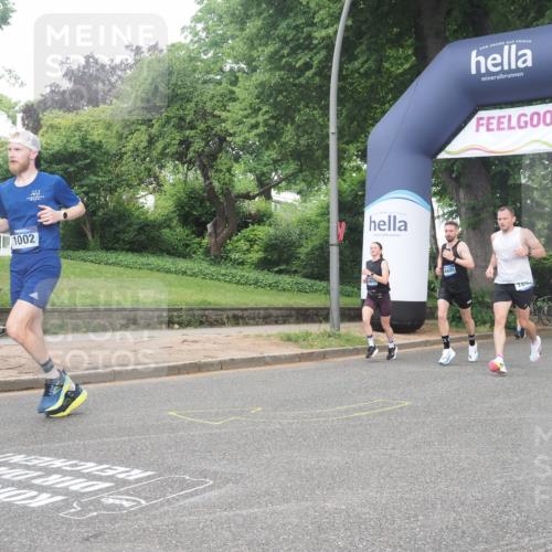 29.06.2025 - hella hamburg halbmarathon KatJ http://msf.ph/oto/8372784 29.06.2025 10:23:53 Zwischen KM18-KM19 1002, 1644, 7884 meine-sportfotos.de