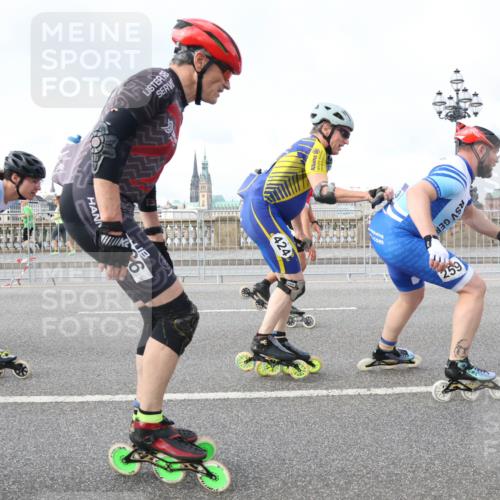 29.06.2025 - hella hamburg halbmarathon Lena Gebhardt http://msf.ph/oto/8372844 29.06.2025 08:50:45 Lombardsbrücke 3, 443, 424, 259, 304 meine-sportfotos.de