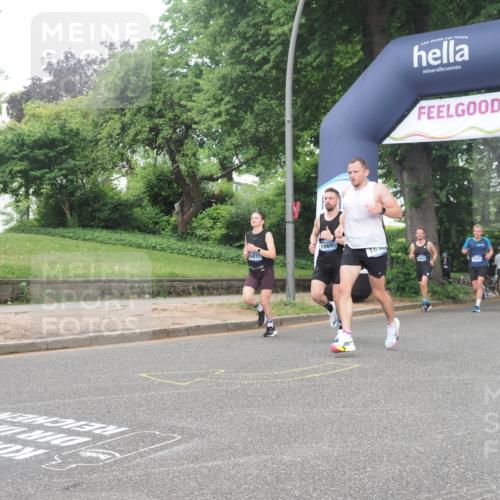 29.06.2025 - hella hamburg halbmarathon KatJ http://msf.ph/oto/8372850 29.06.2025 10:23:53 Zwischen KM18-KM19 1002, 1644, 7884 meine-sportfotos.de