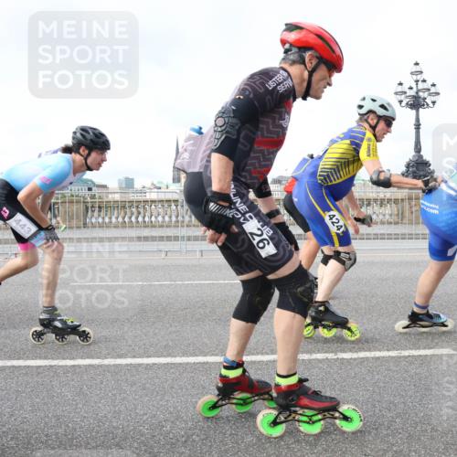 29.06.2025 - hella hamburg halbmarathon Lena Gebhardt http://msf.ph/oto/8372872 29.06.2025 08:50:45 Lombardsbrücke 443, 26, 424, 259 meine-sportfotos.de