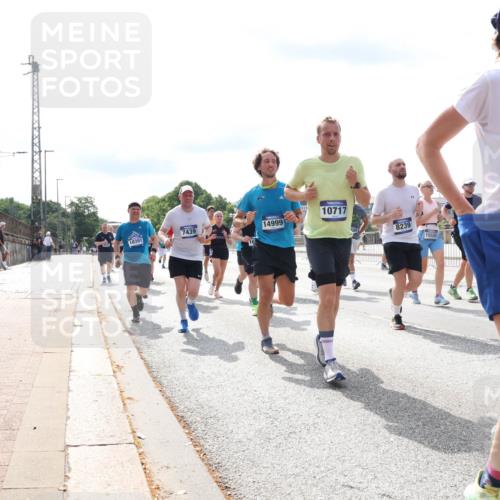 29.06.2025 - hella hamburg halbmarathon Lena Gebhardt http://msf.ph/oto/8372881 29.06.2025 10:15:01 Lombardsbrücke 391, 10717, 7439, 14999, 8239, 15038, 17, 19, 23, 2021, 10963, 1071, 1296, 1379, 1524, 1575, 1728, 1745, 2046, 2140, 2281, 2601, 2690, 2990, 3020, 3025, 3154, 3454, 3507, 3509, 3513, 3650, 3691, 3834, 3844, 4495, 4641, 5191, 5271, 5608, 5800, 5981, 5986, 6181, 6248, 6317, 6935, 7195, 7439, 7452, 7881, 8055, 8147, 8237, 8239, 8256, 8275, 8522, 8563, 8609, 8755, 8854, 9113, 9173, 9556, 9663, 9709, 9847, 9911, 9975, 10391, 10589, 10610, 10717, 10963, 11271, 11598 meine-sportfotos.de