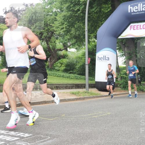 29.06.2025 - hella hamburg halbmarathon KatJ http://msf.ph/oto/8373016 29.06.2025 10:23:54 Zwischen KM18-KM19 1002, 1644, 8395 meine-sportfotos.de