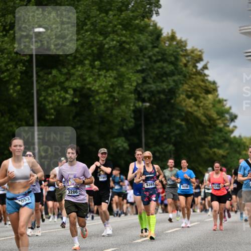 29.06.2025 - hella hamburg halbmarathon Dr. Thomas Lammeyer http://msf.ph/oto/8373022 29.06.2025 10:42:13 Kennedybrücke 1475, 1578, 1985, 2124, 2853, 3010, 3246, 3286, 3880, 4414, 5139, 5875, 6697, 6955, 7321, 7629, 8539, 8696, 8811, 9391, 9524, 9894, 10025, 10146, 10506, 11087, 11152, 11164 meine-sportfotos.de