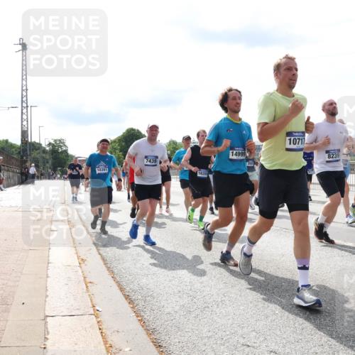 29.06.2025 - hella hamburg halbmarathon Lena Gebhardt http://msf.ph/oto/8373029 29.06.2025 10:15:01 Lombardsbrücke 10391, 7439, 1620, 10717, 8239, 14999, 3507, 1071, 1296, 1379, 1524, 1575, 1728, 1745, 2046, 2140, 2281, 2601, 2690, 2990, 3020, 3025, 3154, 3454, 3507, 3509, 3513, 3650, 3691, 3834, 3844, 4495, 4641, 5191, 5271, 5608, 5800, 5981, 5986, 6181, 6248, 6317, 6935, 7195, 7439, 7452, 7881, 8055, 8147, 8237, 8239, 8256, 8275, 8522, 8563, 8609, 8755, 8854, 9113, 9173, 9556, 9663, 9709, 9847, 9911, 9975, 10391, 10589, 10610, 10717, 10963, 11271, 11598 meine-sportfotos.de